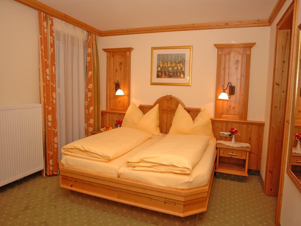 Hotel Garni Alpenland Altenmarkt im Pongau Chambre photo