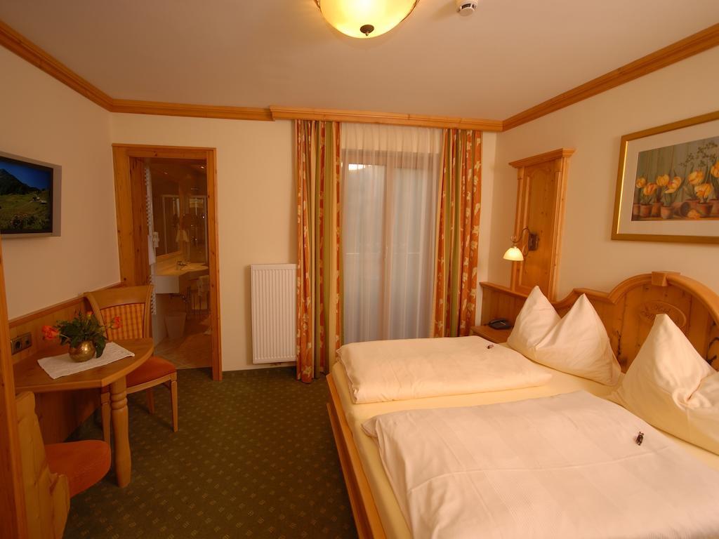 Hotel Garni Alpenland Altenmarkt im Pongau Chambre photo